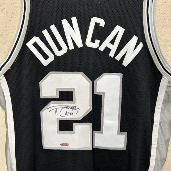 Tim Duncan Authentic Autographed  San Antonio Spurs Jersey.  Nike. Size L. NWT - Picture 3 of 11